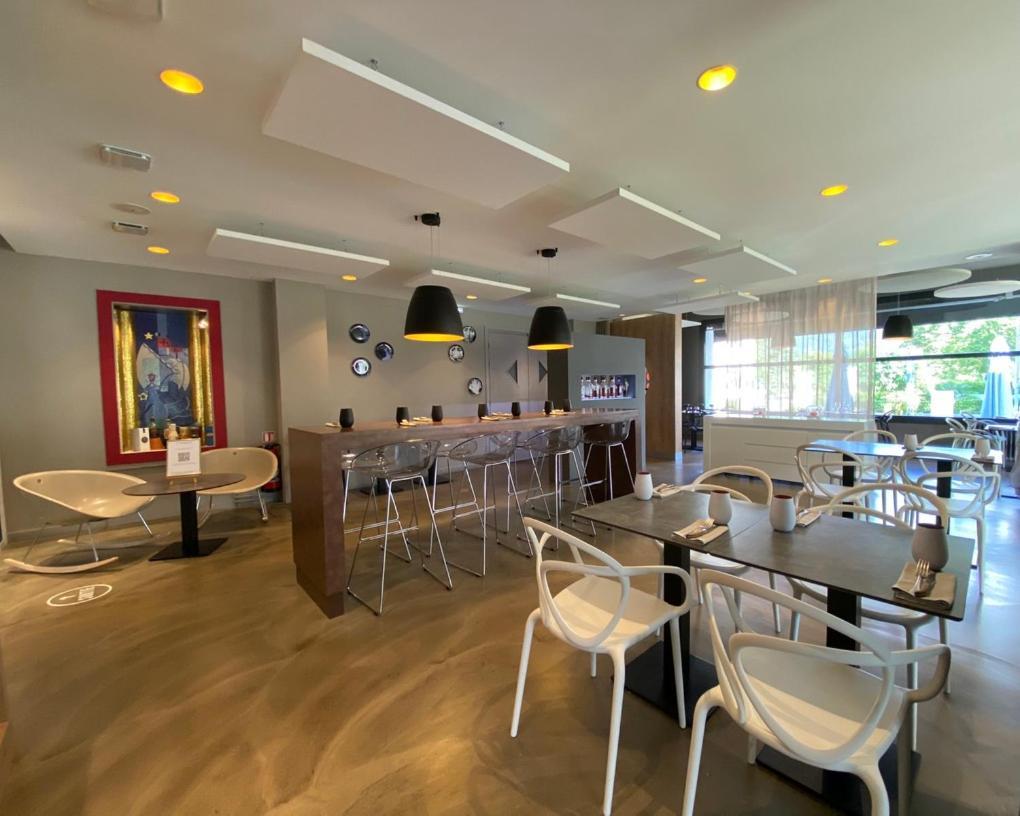 Logis Hotel Le Miramont Argeles-Gazost ภายนอก รูปภาพ