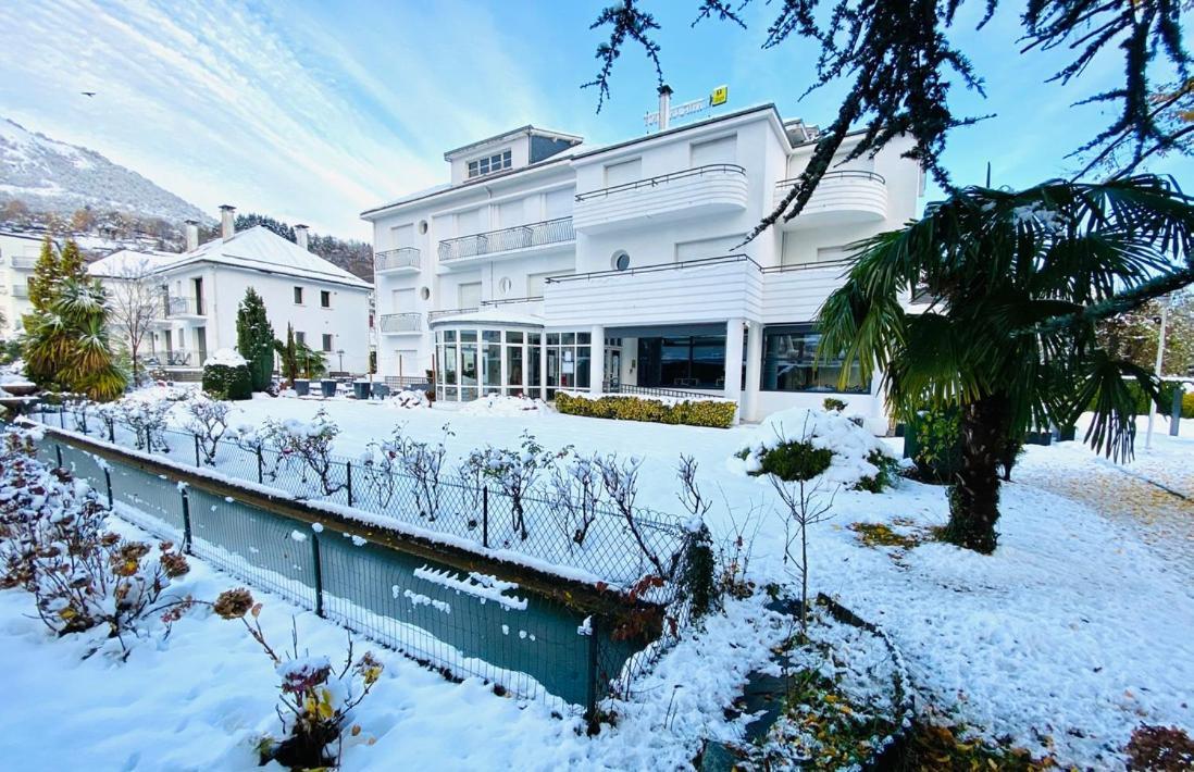 Logis Hotel Le Miramont Argeles-Gazost ภายนอก รูปภาพ