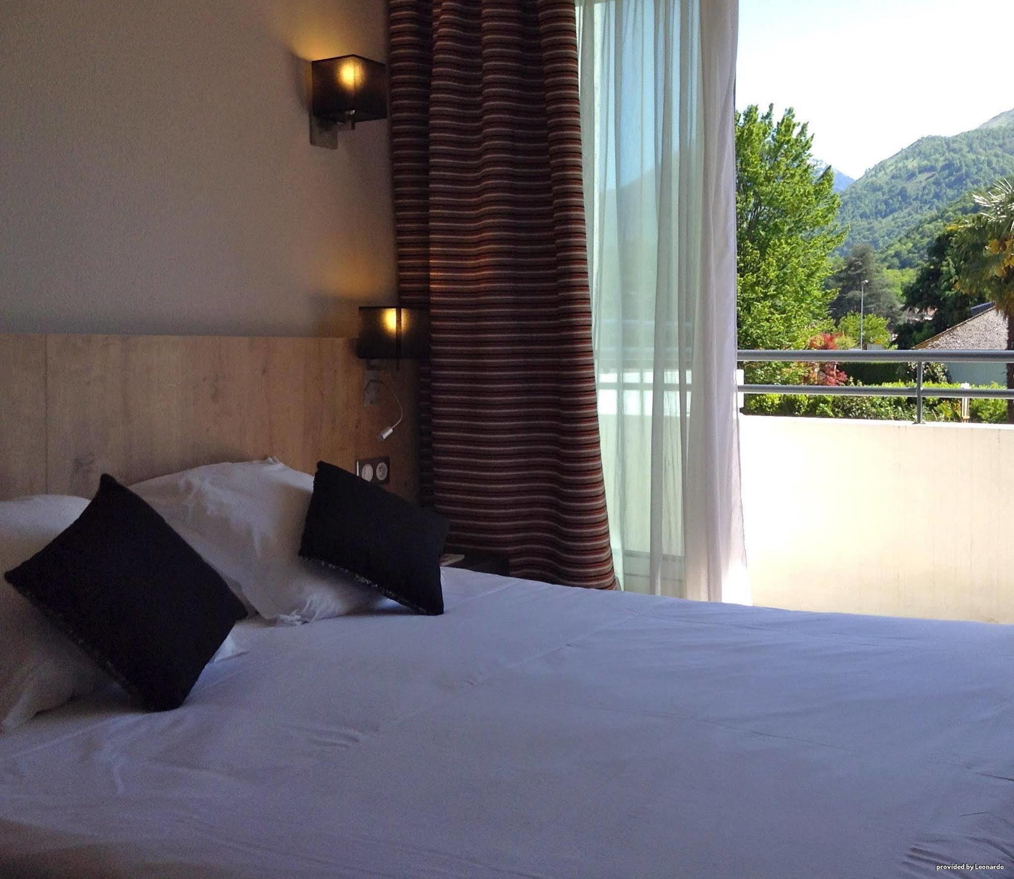 Logis Hotel Le Miramont Argeles-Gazost ภายนอก รูปภาพ